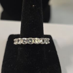 Stunning 925 Sterling Silver Women’s Ring with Clear Stones – Size 7.75